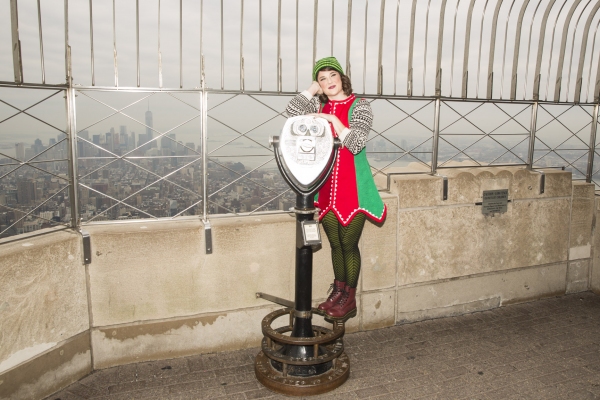 Photo Flash: ELF's Eric Petersen & Veronica Kuehn Visit Empire State Building Image