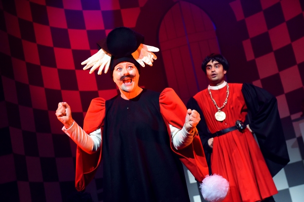 Photo Flash: Get a First Look at New ROBIN HOOD Panto Image