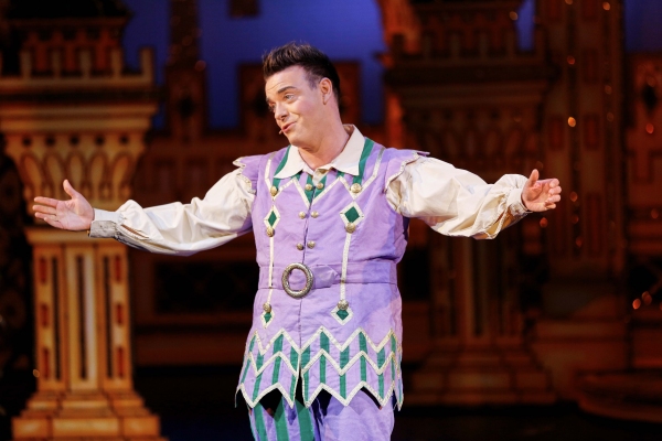 Photo Flash: First Look at SNOW WHITE AND THE SEVEN DWARFS at King's Theatre Glasgow 