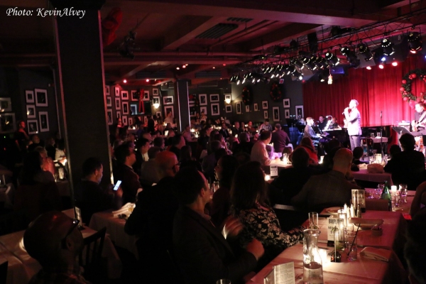 Photo Flash: Daniel Reichard Performs UNDER THE MISTLETOE! at Birdland 