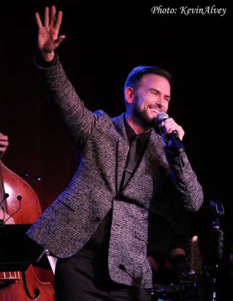 Photo Flash: Daniel Reichard Performs UNDER THE MISTLETOE! at Birdland Image