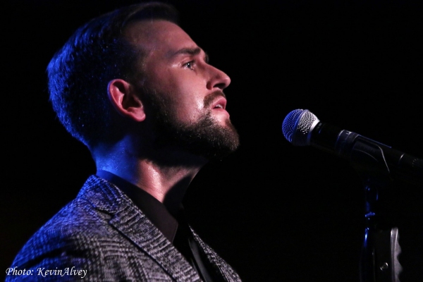Photo Flash: Daniel Reichard Performs UNDER THE MISTLETOE! at Birdland Image