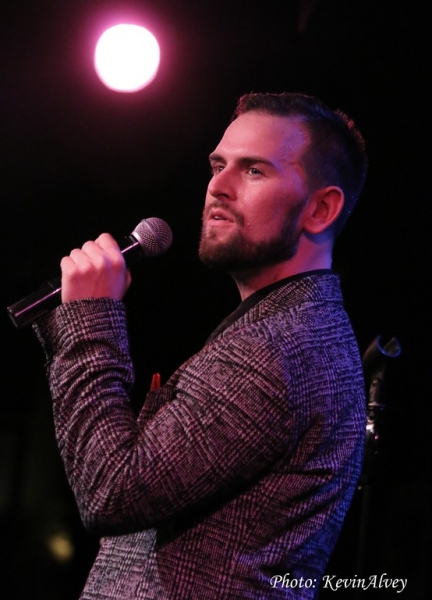 Photo Flash: Daniel Reichard Performs UNDER THE MISTLETOE! at Birdland Image