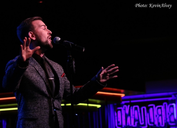Photo Flash: Daniel Reichard Performs UNDER THE MISTLETOE! at Birdland Image