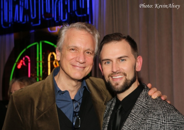 Photo Flash: Daniel Reichard Performs UNDER THE MISTLETOE! at Birdland Image