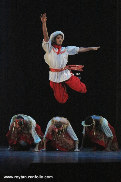 Photo Coverage: First Look at English National Ballet's NUTCRACKER at London Coliseum Image