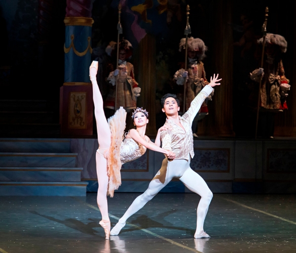 Photo Flash: Sneak Peek at Jeffrey Cirio & 
Misa Kuranaga in Boston Ballet's THE NUTCRACKER  Image