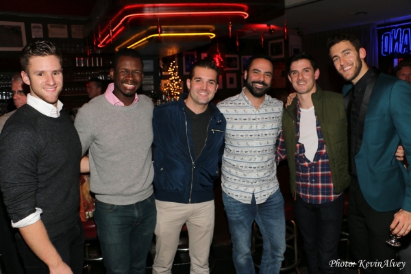 Photo Flash: Apollo Link Brings Holiday Cheer to Birdland Image