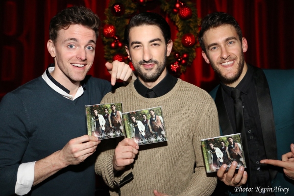 Photo Flash: Apollo Link Brings Holiday Cheer to Birdland Image