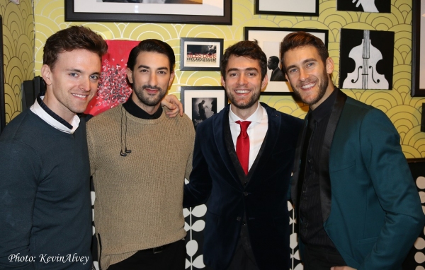 Photo Flash: Apollo Link Brings Holiday Cheer to Birdland Image
