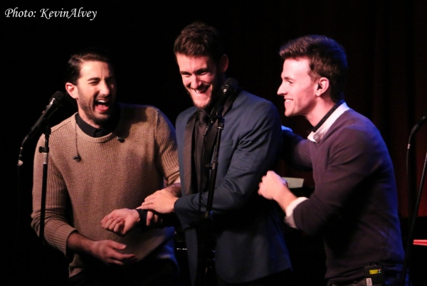 Photo Flash: Apollo Link Brings Holiday Cheer to Birdland Image