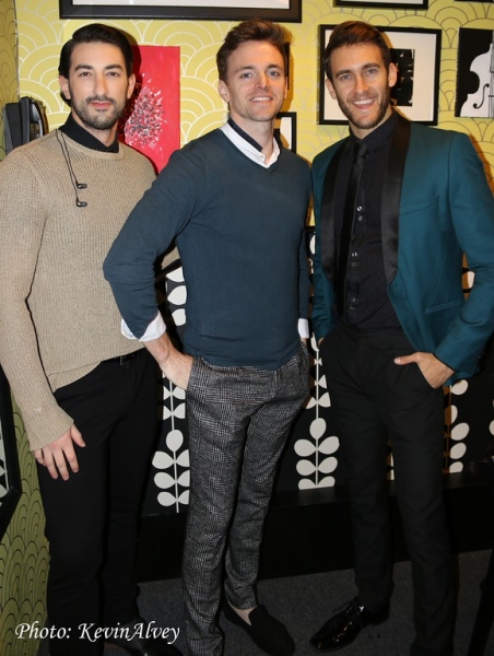 Photo Flash: Apollo Link Brings Holiday Cheer to Birdland Image