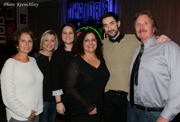 Photo Flash: Apollo Link Brings Holiday Cheer to Birdland Image
