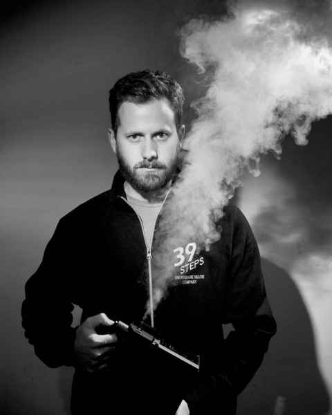 Photo Flash: 39 STEPS Company Takes Vintage Glamour Shots Image