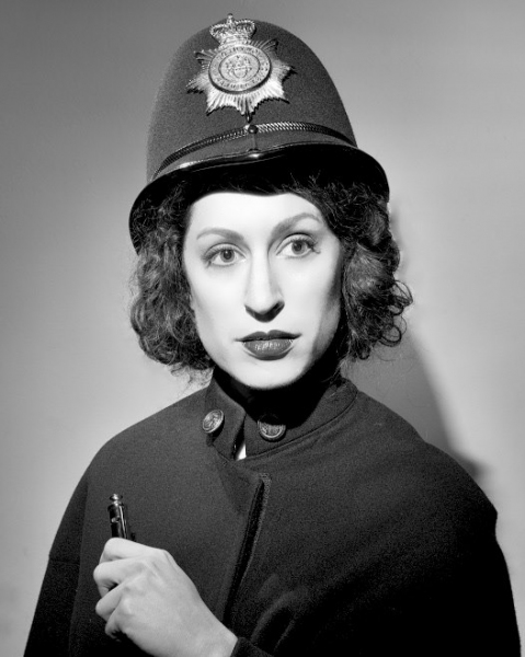 Photo Flash: 39 STEPS Company Takes Vintage Glamour Shots Image