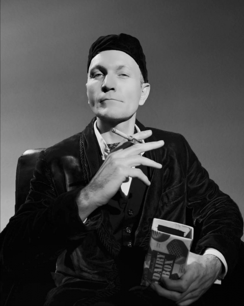 Photo Flash: 39 STEPS Company Takes Vintage Glamour Shots Image
