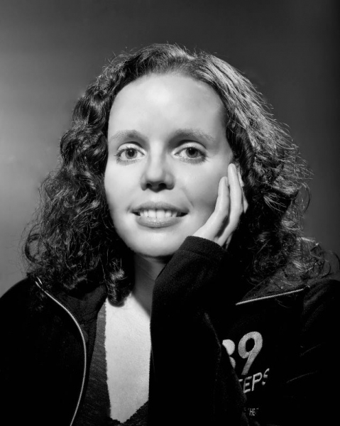 Photo Flash: 39 STEPS Company Takes Vintage Glamour Shots Image