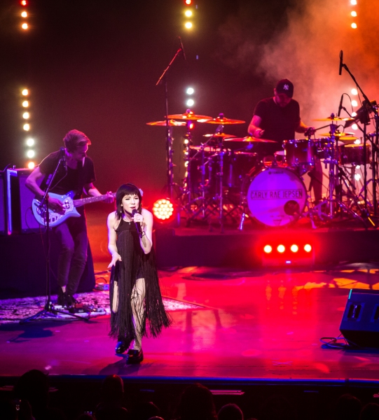 Photo Flash: GRAMMY Nominee and Stage Star Carly Rae Jepsen Kicks Off New Year's in Las Vegas Image