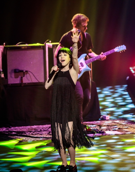 Photo Flash: GRAMMY Nominee and Stage Star Carly Rae Jepsen Kicks Off New Year's in Las Vegas Image