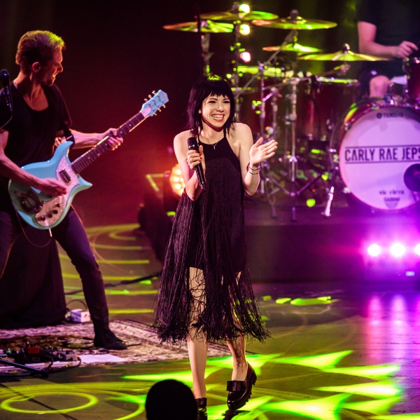Photo Flash: GRAMMY Nominee and Stage Star Carly Rae Jepsen Kicks Off New Year's in Las Vegas Image