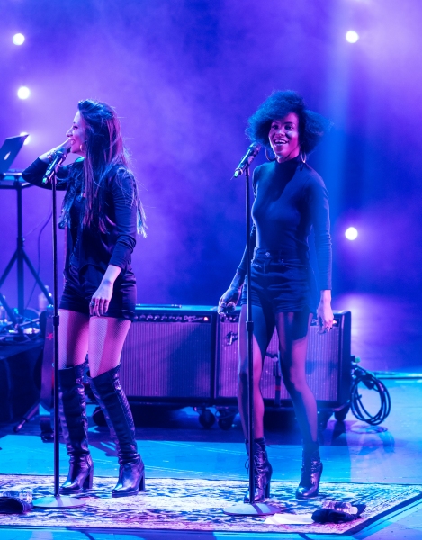 Photo Flash: GRAMMY Nominee and Stage Star Carly Rae Jepsen Kicks Off New Year's in Las Vegas Image