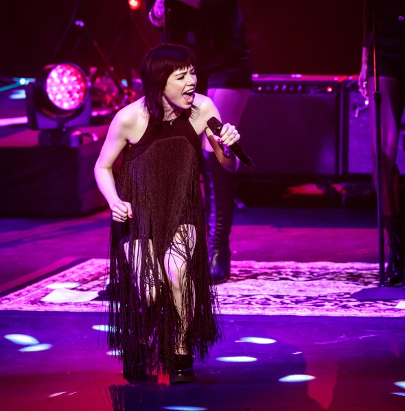 Photo Flash: GRAMMY Nominee and Stage Star Carly Rae Jepsen Kicks Off New Year's in Las Vegas Image