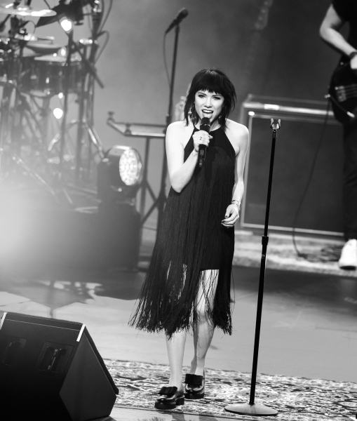 Photo Flash: GRAMMY Nominee and Stage Star Carly Rae Jepsen Kicks Off New Year's in Las Vegas Image