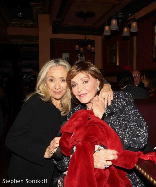 Photo Coverage: Clive Davis, Joanna Carson Attend Lorna Luft's Performance at Feinstein's/54 Below Image