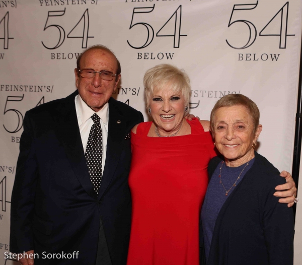 Photo Coverage: Clive Davis, Joanna Carson Attend Lorna Luft's Performance at Feinstein's/54 Below Image