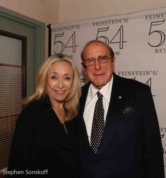 Photo Coverage: Clive Davis, Joanna Carson Attend Lorna Luft's Performance at Feinstein's/54 Below Image