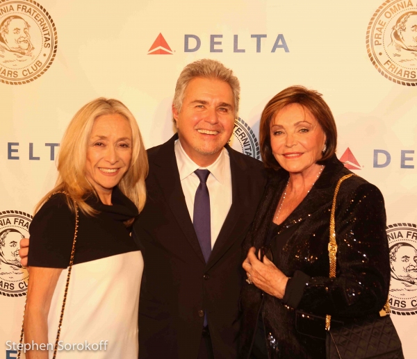 Photo Coverage: Dionne Warwick, Wayne Newton, Steve Tyrell, Robert Davi Perform at Friars Sinatra Celebration Image