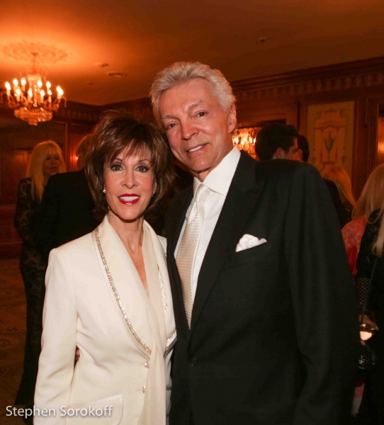 Photo Coverage: Dionne Warwick, Wayne Newton, Steve Tyrell, Robert Davi Perform at Friars Sinatra Celebration Image