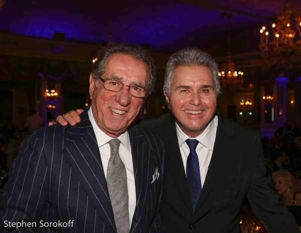 Photo Coverage: Dionne Warwick, Wayne Newton, Steve Tyrell, Robert Davi Perform at Friars Sinatra Celebration Image