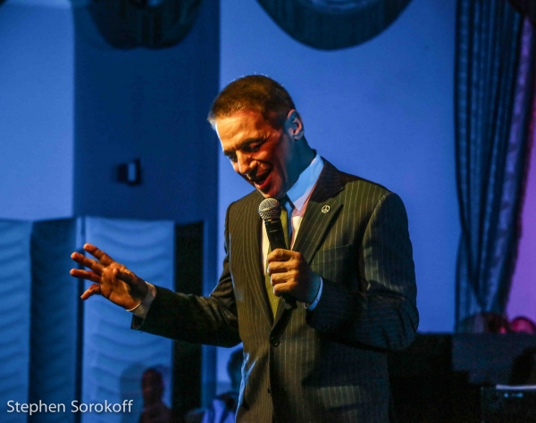 Photo Coverage: Dionne Warwick, Wayne Newton, Steve Tyrell, Robert Davi Perform at Friars Sinatra Celebration Image