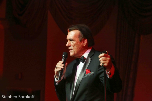 Photo Coverage: Dionne Warwick, Wayne Newton, Steve Tyrell, Robert Davi Perform at Friars Sinatra Celebration Image