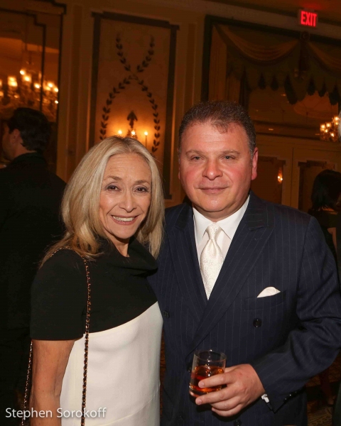 Photo Coverage: Dionne Warwick, Wayne Newton, Steve Tyrell, Robert Davi Perform at Friars Sinatra Celebration Image