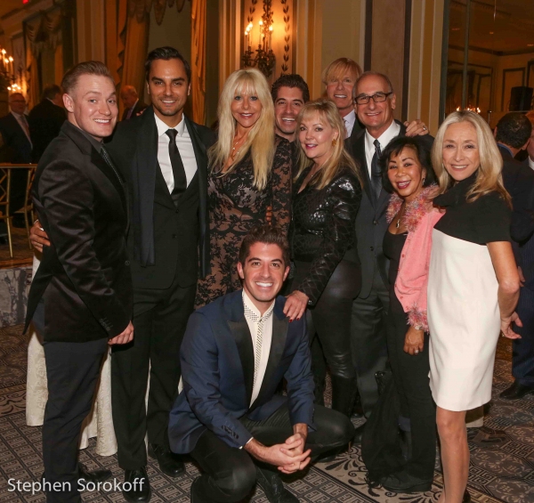 Photo Coverage: Dionne Warwick, Wayne Newton, Steve Tyrell, Robert Davi Perform at Friars Sinatra Celebration 