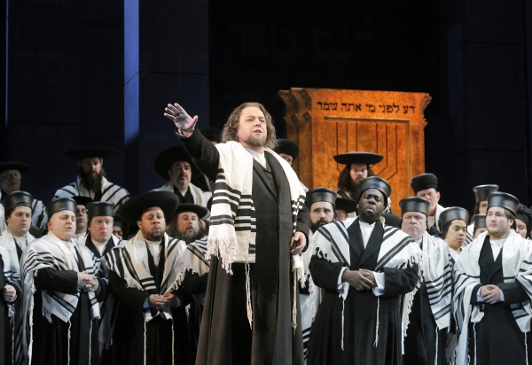 Photo Flash: First Look at Tatiana Serjan, Elizabeth DeShong, and More in Chicago Lyric Opera's NABUCCO  Image