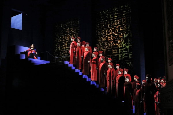 Photo Flash: First Look at Tatiana Serjan, Elizabeth DeShong, and More in Chicago Lyric Opera's NABUCCO  Image