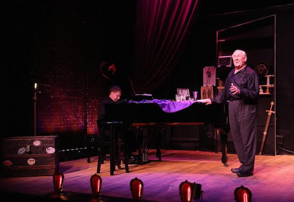Photo Flash: First Look at Tony Winner Len Cariou in BROADWAY AND THE BARD Image