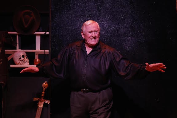 Photo Flash: First Look at Tony Winner Len Cariou in BROADWAY AND THE BARD Image
