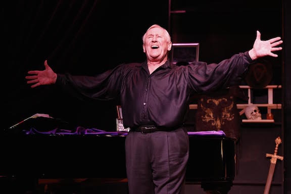 Photo Flash: First Look at Tony Winner Len Cariou in BROADWAY AND THE BARD Image