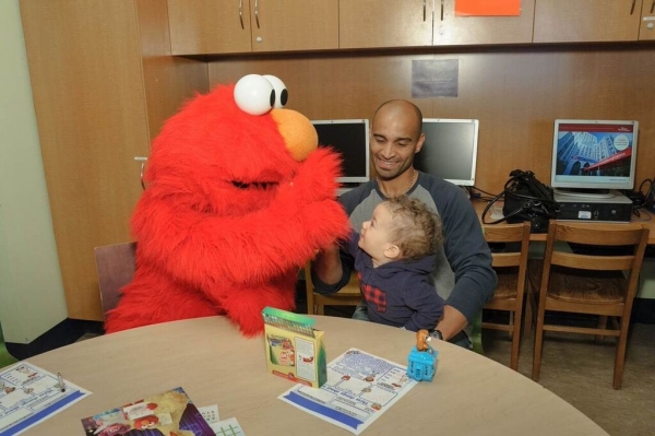 Photo Flash: SESAME STREET LIVE's Elmo & Grover Visit NewYork-Presbyterian Morgan Stanley Children's Hospital 