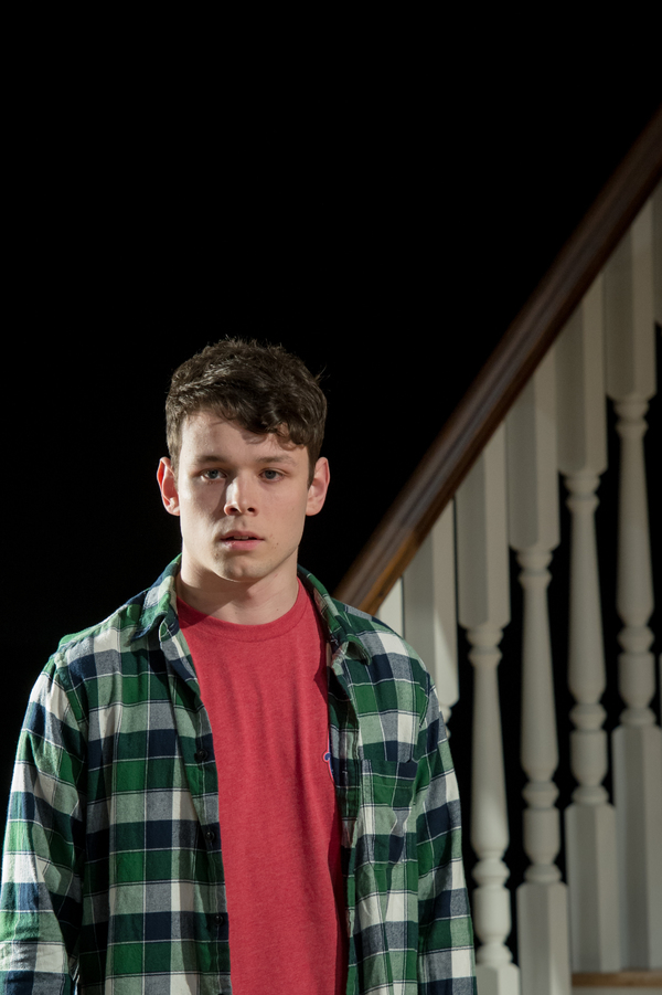Photo Flash: First Look at Claire Skinner and More in RABBIT HOLE at Hampstead Theatre Image