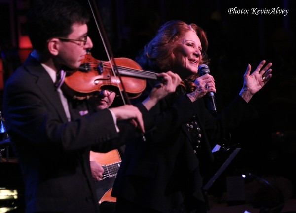 Photo Flash: Linda Lavin Plays Her 'FIRST FAREWELL CONCERT' at Birdland Image