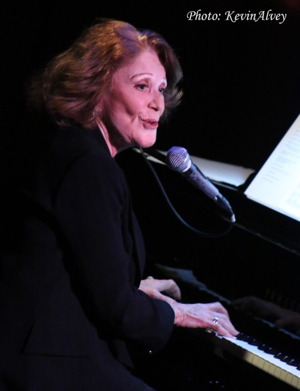Photo Flash: Linda Lavin Plays Her 'FIRST FAREWELL CONCERT' at Birdland Image