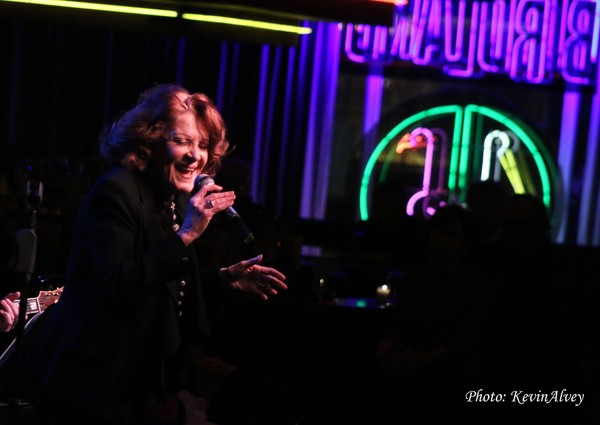 Photo Flash: Linda Lavin Plays Her 'FIRST FAREWELL CONCERT' at Birdland Image