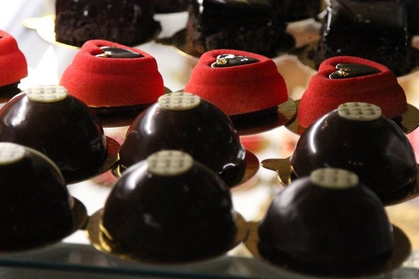 Photo Flash: Chicago Patisserie Vanille Opens New Location in Lakeview 