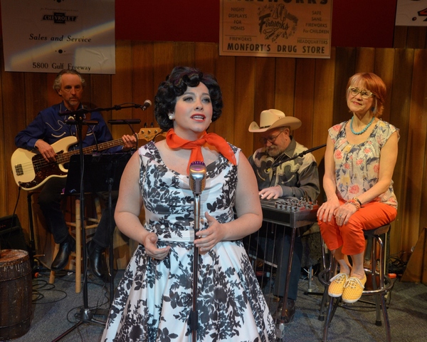 Photo Flash: First Look at Weschester Broadway Theatre's ALWAYS... PATSY CLINE Image