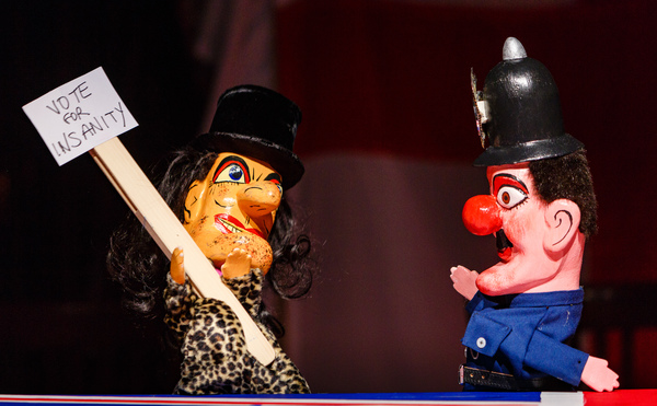 Photo Flash: First Look at MONSTER RAVING LOONY, Opening Tonight at Theatre Royal Plymouth Image
